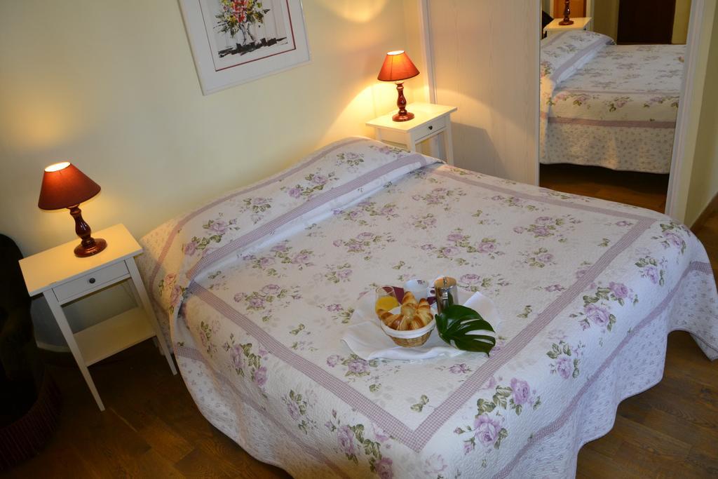 Hotellerie De L'Esplanade Rians  Kamer foto