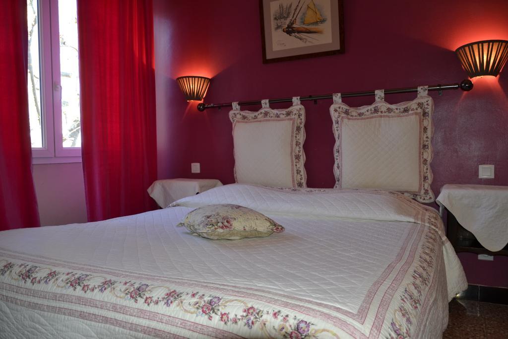 Hotellerie De L'Esplanade Rians  Buitenkant foto