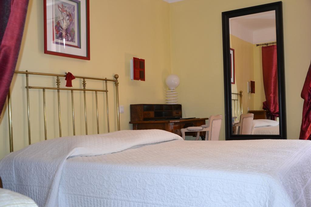 Hotellerie De L'Esplanade Rians  Kamer foto