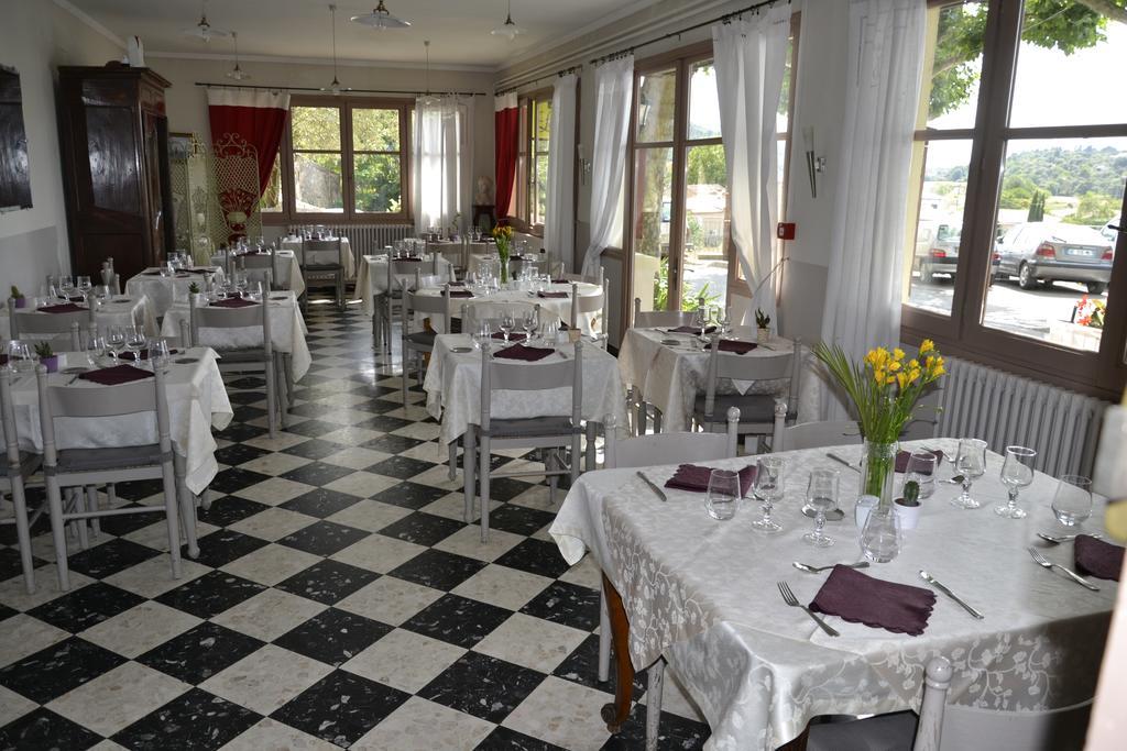 Hotellerie De L'Esplanade Rians  Buitenkant foto